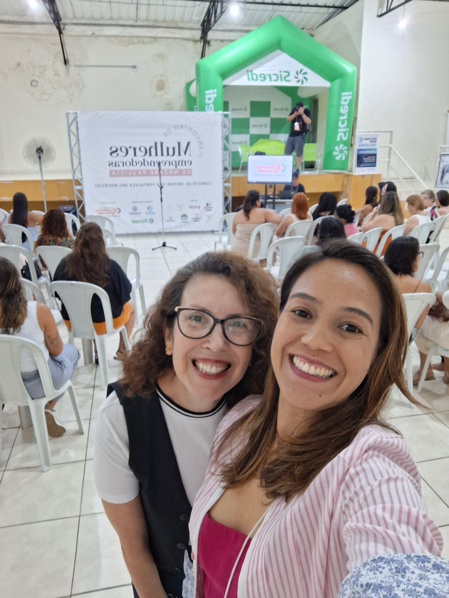 Participantes do Mulher Empreende em evento de empreendedorismo